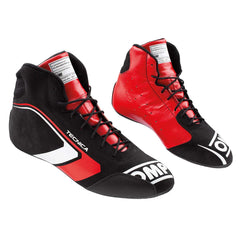 IC823_TecnicaEvo_black_red-web_700x.webp